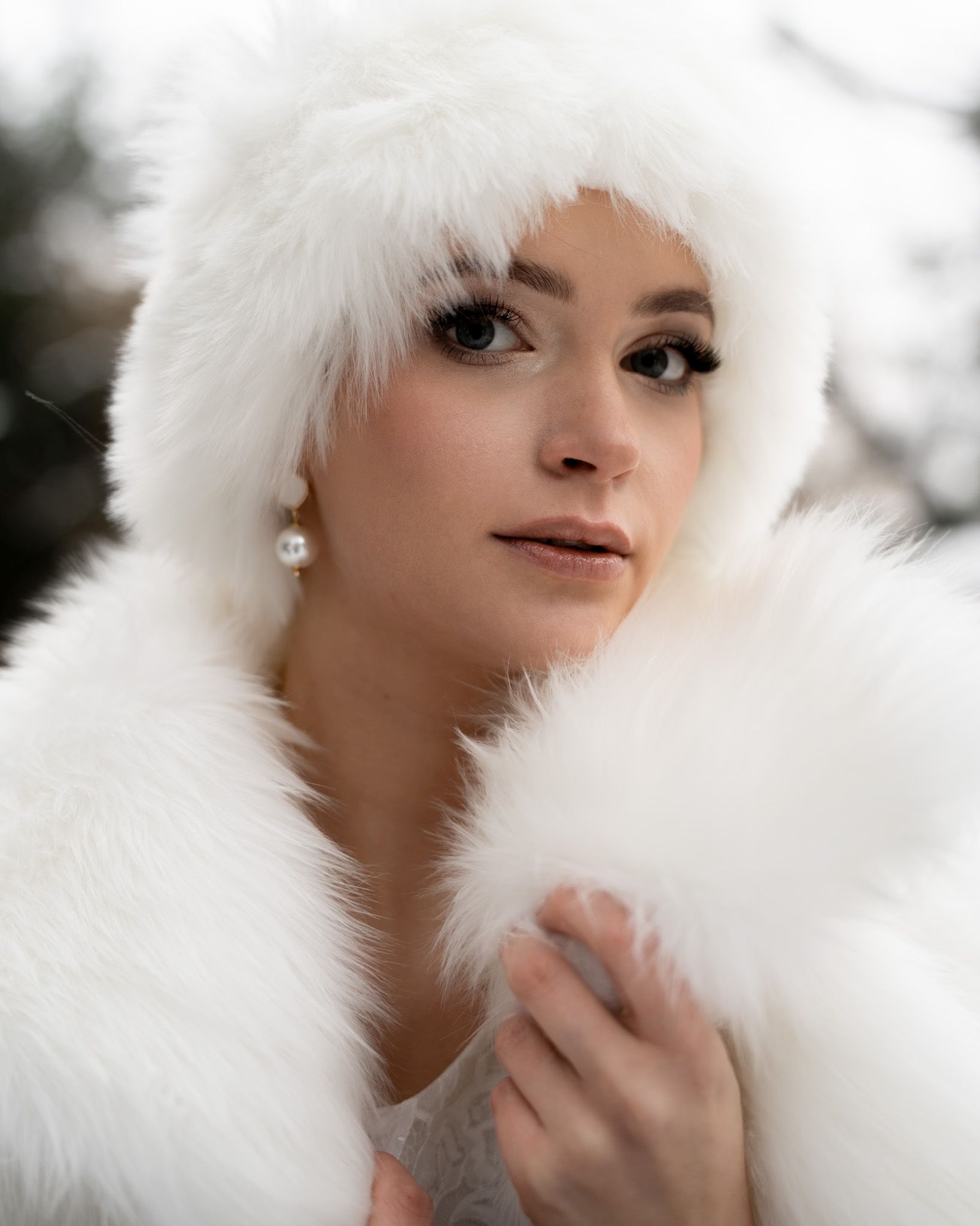 futrzana opaska ślubna w stylizacji zimowej