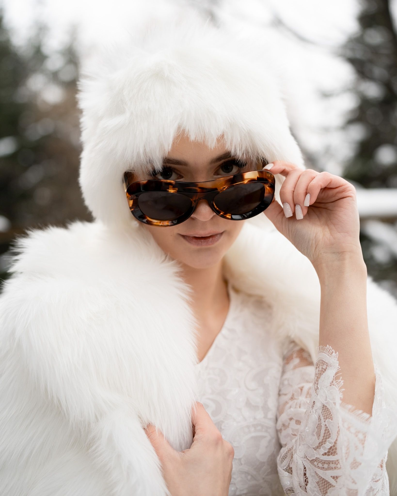 futrzana opaska ślubna w stylizacji zimowej